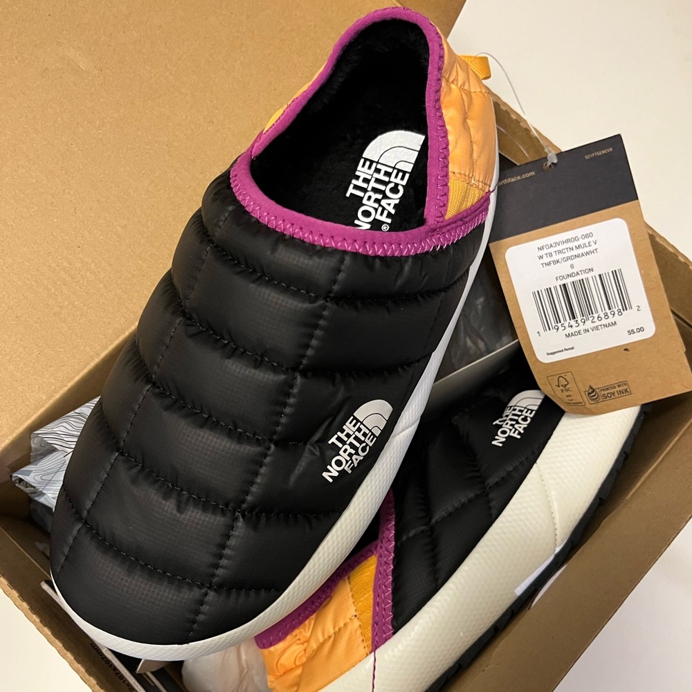 NWT North Face Thermoball Shoes